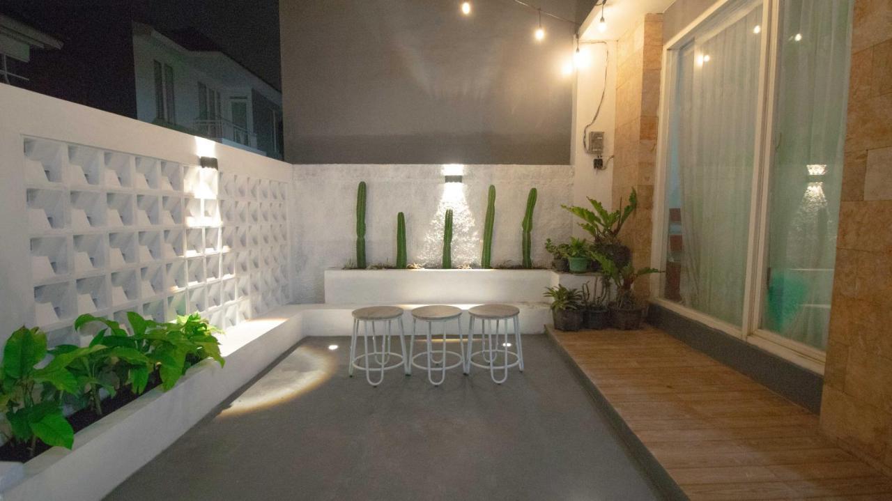 Villa Shiny With Karaoke & Chill Spot Batu  Exterior foto