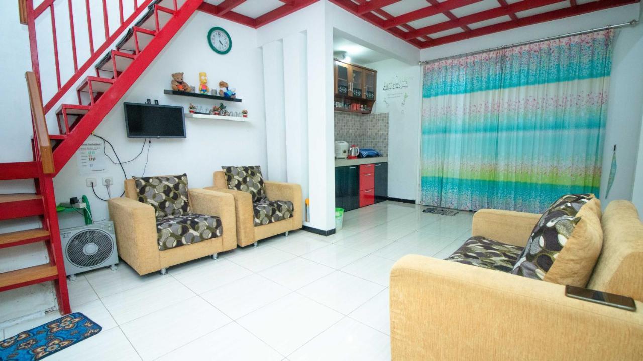Villa Shiny With Karaoke & Chill Spot Batu  Exterior foto